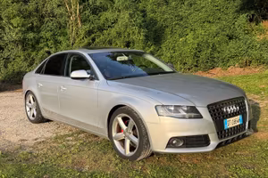 Audi A4 2.0 Benzina – Manuale – Tettuccio Apribile
