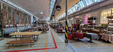 Immobile di 628 m² con 1 locale a Milano