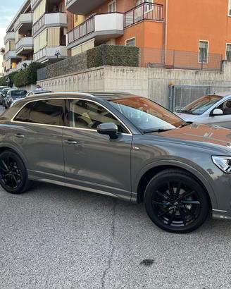 Audi Q3 S line - cambio automatico - IN GARANZIA