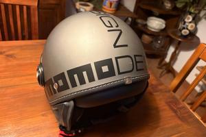 Casco MOMO