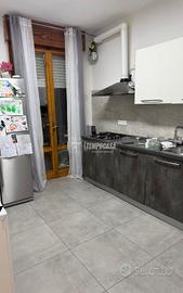 TRILOCALE RISTRUTTURATO AL SECONDO PIANO CON GARAG