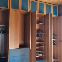 vari pezzi arredamento