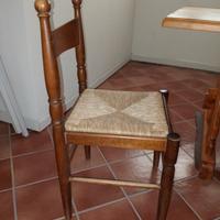 tavolo da taverna con 6 sedie e già 6 cuscini.