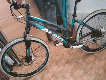 Bici MTB muscolare donna