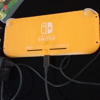 Nintendo switch lite gialla