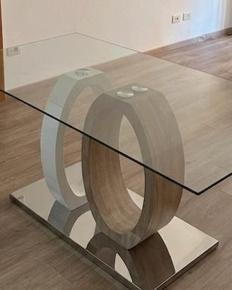 Tavolo di design in vetro