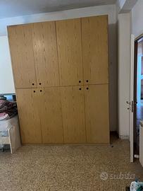 Armadio legno beige