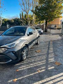 Toyota CHR 1.8 hybrid Lounge