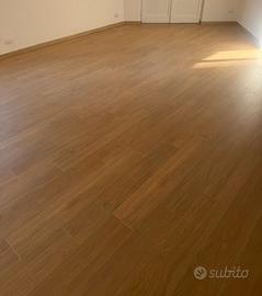 Pavimento + Battiscopa  rovere effetto legno NUOVO