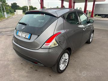 lancia y 2014