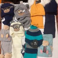 Stock  completo sciarpa e cappello bambino