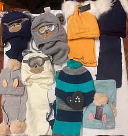 Stock  completo sciarpa e cappello bambino