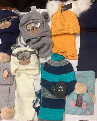 Stock  completo sciarpa e cappello bambino