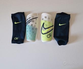 Parastinchi da calcio Nike CR7 