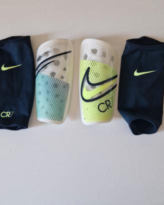 Parastinchi da calcio Nike CR7 