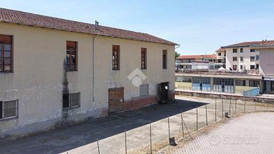 CAPANNONE A SANTA CROCE SULL'ARNO