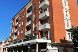 3 LOCALI A BAREGGIO