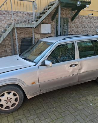Mercedes w124 200TE 250TD per ricambi 