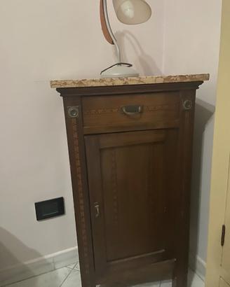 Coppia di comodini antichi