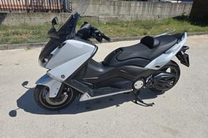 Yamaha T Max 530