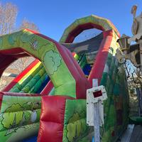 Scivolo gonfiabile con motore