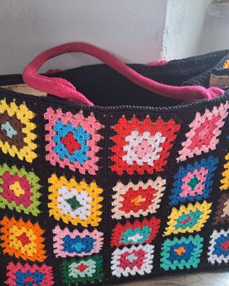 Borsa artigianale realizzata interamente all'uncin