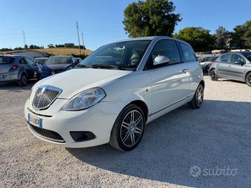 Lancia Ypsilon 1.2 Platino Bicolore