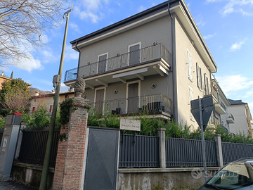 Trilocale con garage zona Crocifissa di Rose