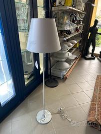 Piantana Artemide