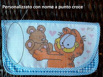 Portatovagliolo ricamato a mano