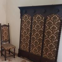 appendi abiti e 2 sedie vintage