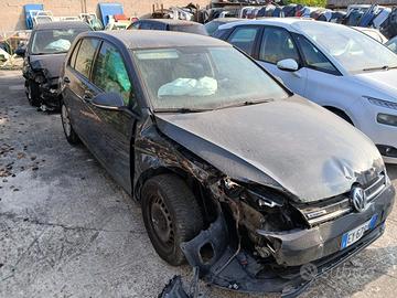 GOLF7 1.4TGI metano 2015 incidentata DX MARCIANTE-