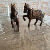 Cavalli in legno