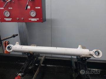 Cilindro Idraulico doppio effetto con snodo 25mm