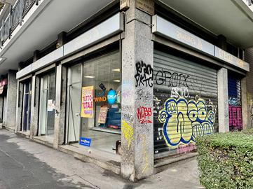 NEGOZIO A MILANO