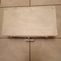 valigia vintage bianca