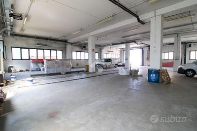 CAPANNONE A CERNUSCO SUL NAVIGLIO