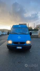 Opel 9 posti con pedana disabili