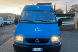 Opel 9 posti con pedana disabili