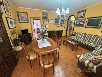 Ampio appartamento con tre camere