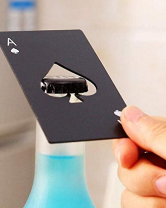 Apribottiglie a forma di carta da gioco