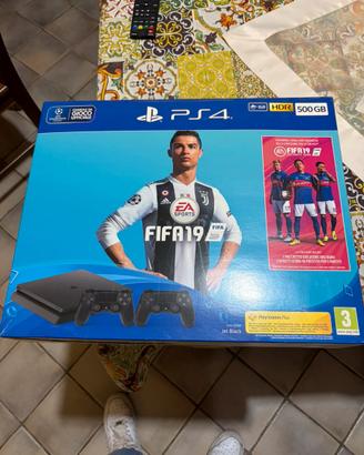Ps4 slim 500gb+2 controller+5 giochi