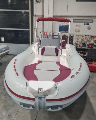 Gommone Atlantic 580 nuovo in esposizione.