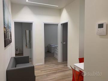 Stanza singola con doppio balcone in trilocale60Mq