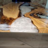 🌿 Tavoli artigianali in legno e resina 