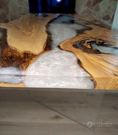🌿 Tavoli artigianali in legno e resina 