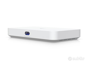 Ubiquiti - UniFi Cloud Gateway e USW-Flex-2.5G-8p
