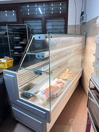 Vetrina pasticceria bar ristorante