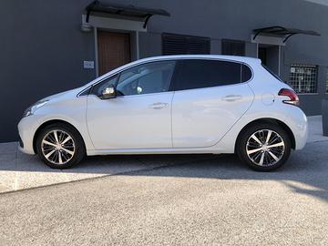 Peugeot 208 Allure diesel usata euro 6B