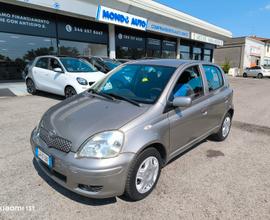 Toyota Yaris 1.0i 16V cat 5 porte Sol